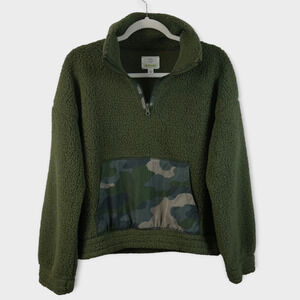 Aerie Offline Green Camo Fleece Pullover Sweater Size Medium EUC